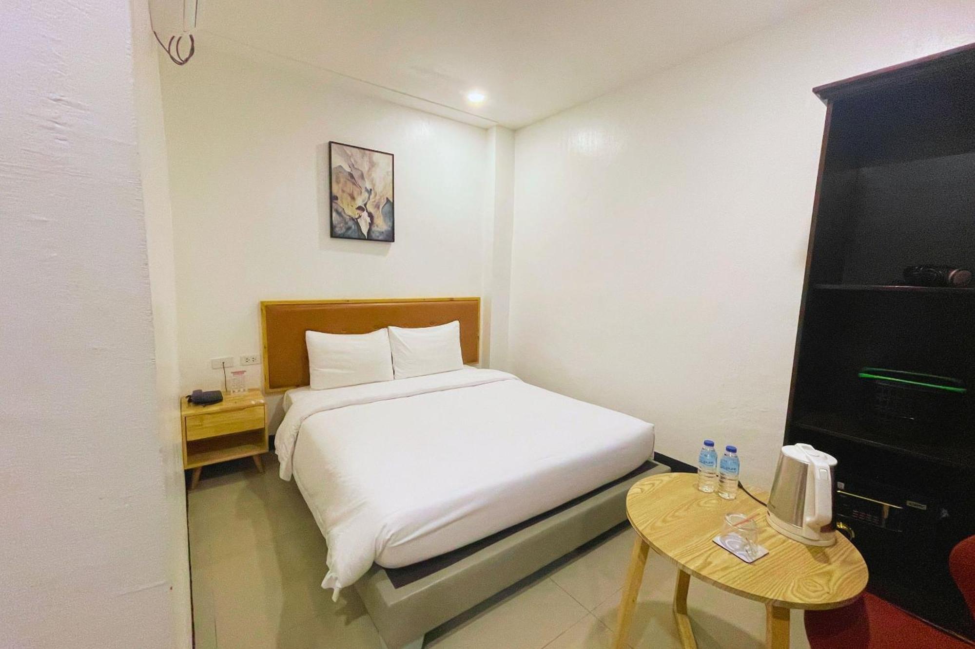 Hotel Halo Angeles City Pokój zdjęcie